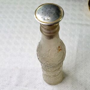 Klassy KB Fruit Flavor Bottle Cork Sprinkler 1927